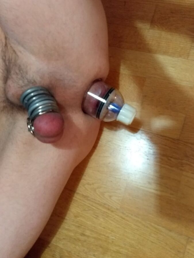 Sucking out my pussy