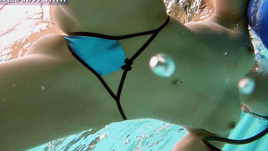 Minnie Manga Blue Dildo UnderWaterShow