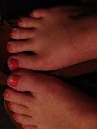 Wanna cum on my cute feet?