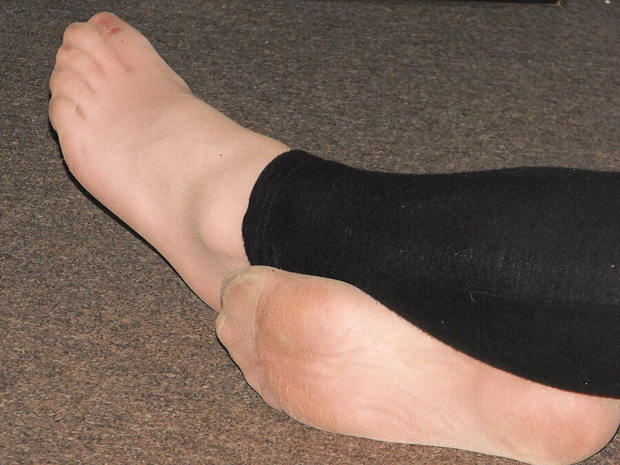 Tan tights