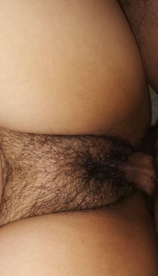 Hairy and juicy pussy, rich to penetrate.