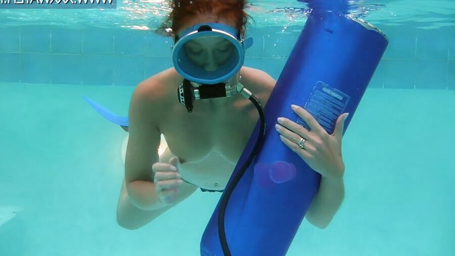 Minnie Manga Blue Dildo UnderWaterShow