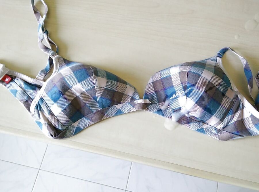 Cum Cousin&;s small bra