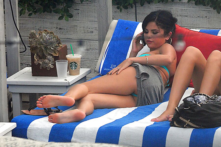 Feet &;n&; Ass