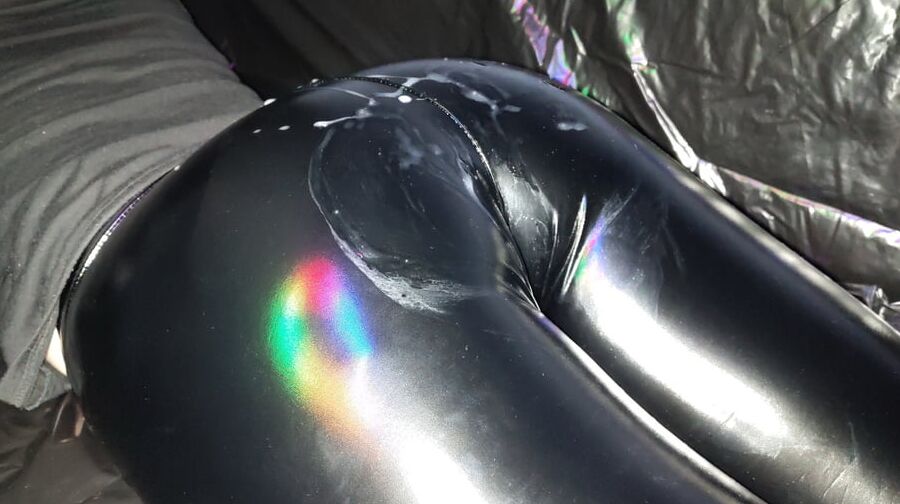 Ass in Black Leather Leggings &amp; Cumshot