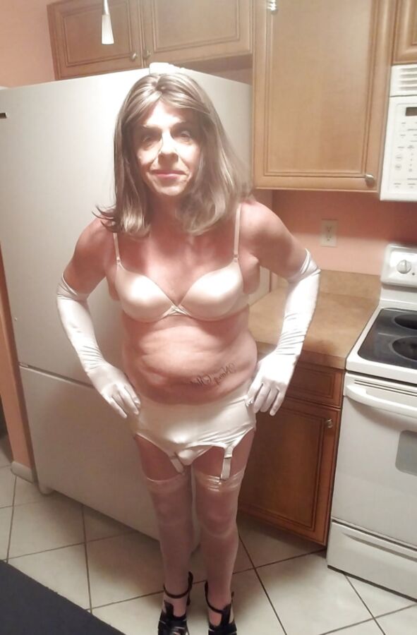 Roberta shows off Her in white bra &amp; panties