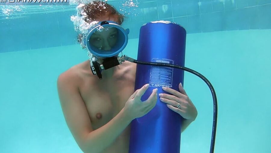 Minnie Manga Blue Dildo UnderWaterShow