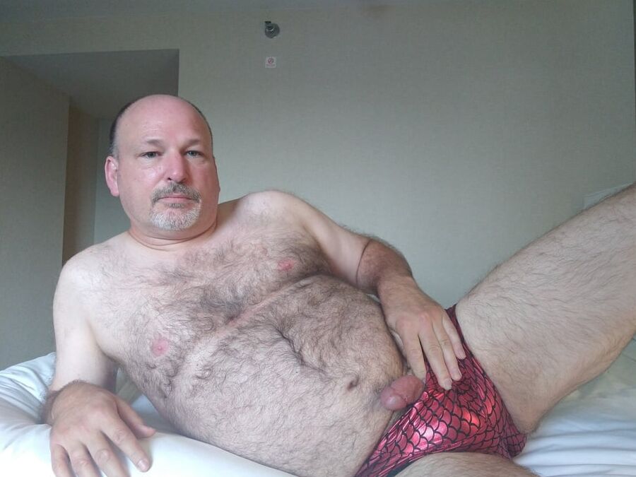 Red underwear peeking pics!