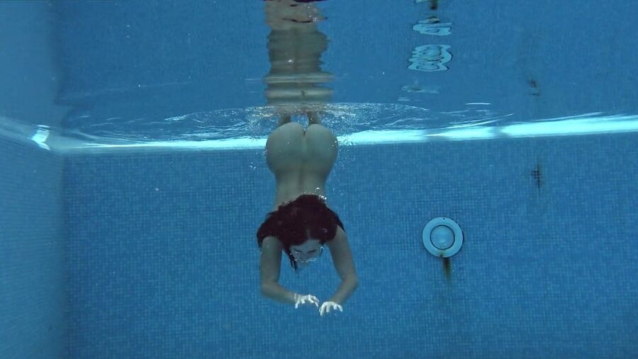 Jessica Lincoln Pt. UnderWaterShow