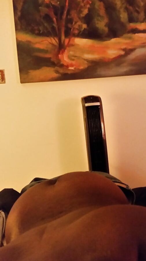 Ass Selfies Aren&;t Easy