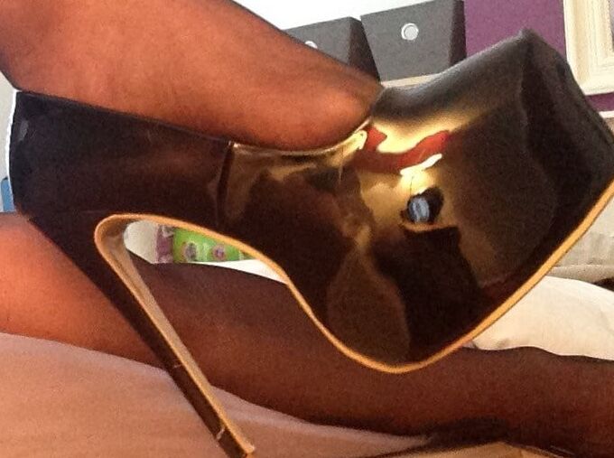 sexy ankles,sexy heels
