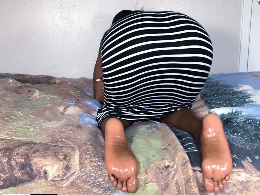 Mocha Oiled Ass And Booty