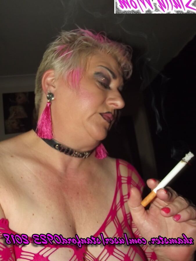 SLUTTY MUM
