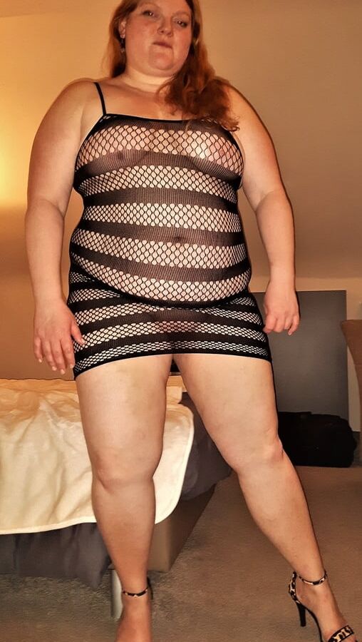 BBW Wife Miss Lizz seducing at the Hotel