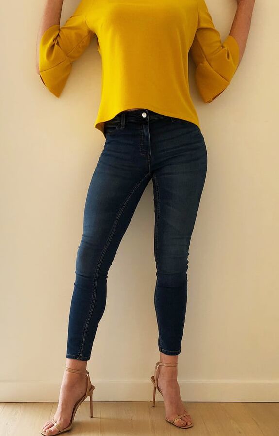 Jeans &amp; visible thong