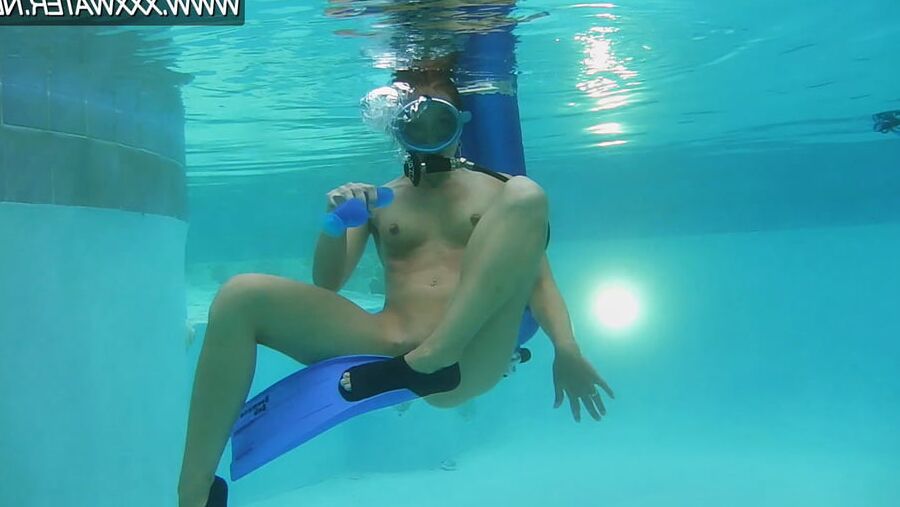 Minnie Manga Blue Dildo Fun UnderWaterShow