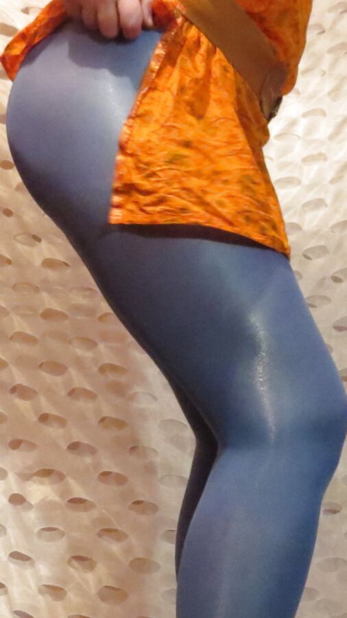 Sissy Boy Lovelaska - My ass in the new leggings (part )