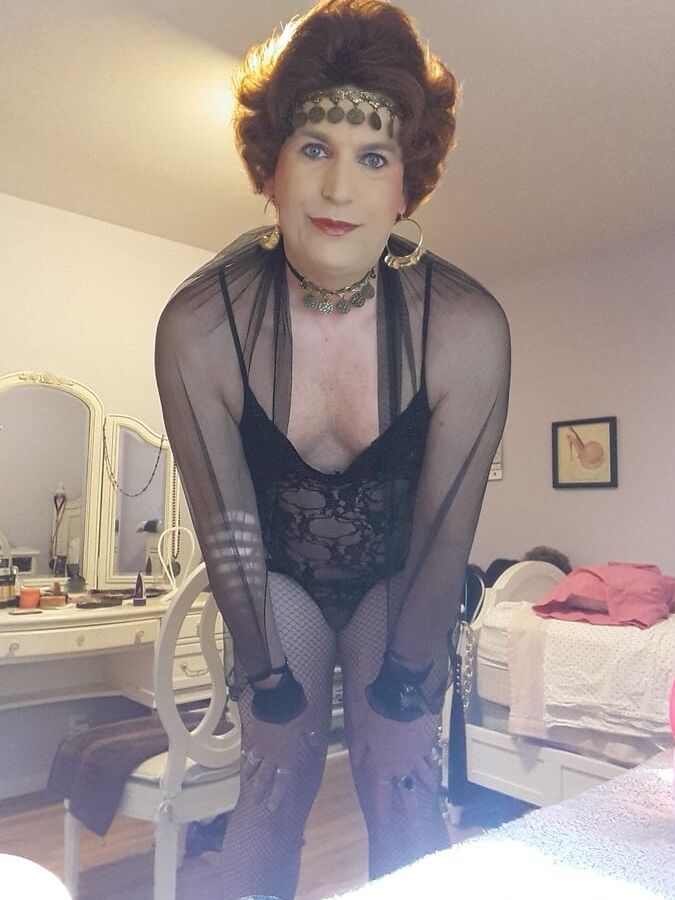 I have cleavage!