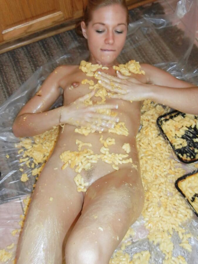 Lina gets messy with mac and cheese