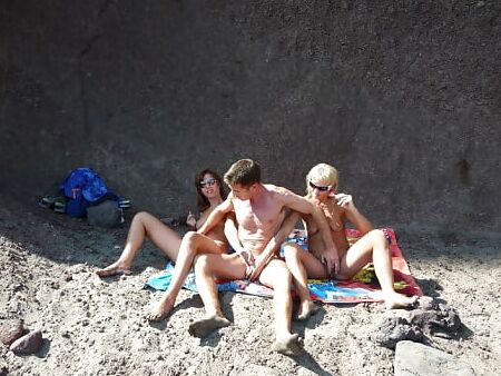 Nude beach girls