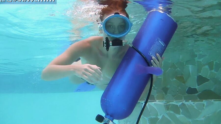 Minnie Manga Blue Dildo UnderWaterShow
