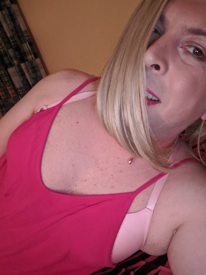 Feeling Cute, Might Suck BBC Later