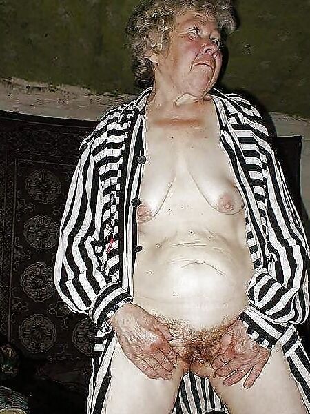 ILoveGranny Old Grannies show their pussies