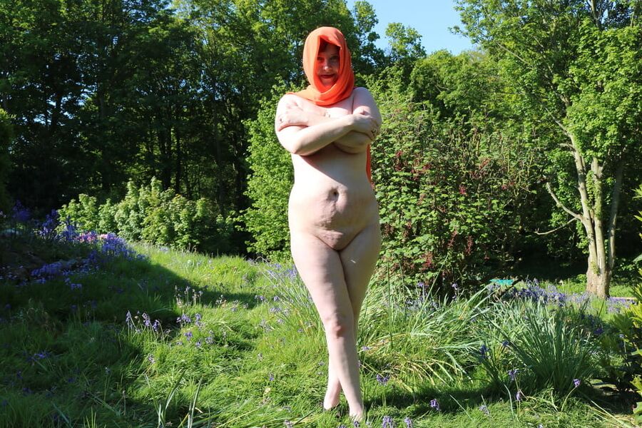 Flashing Naked in Hijab Outdoors