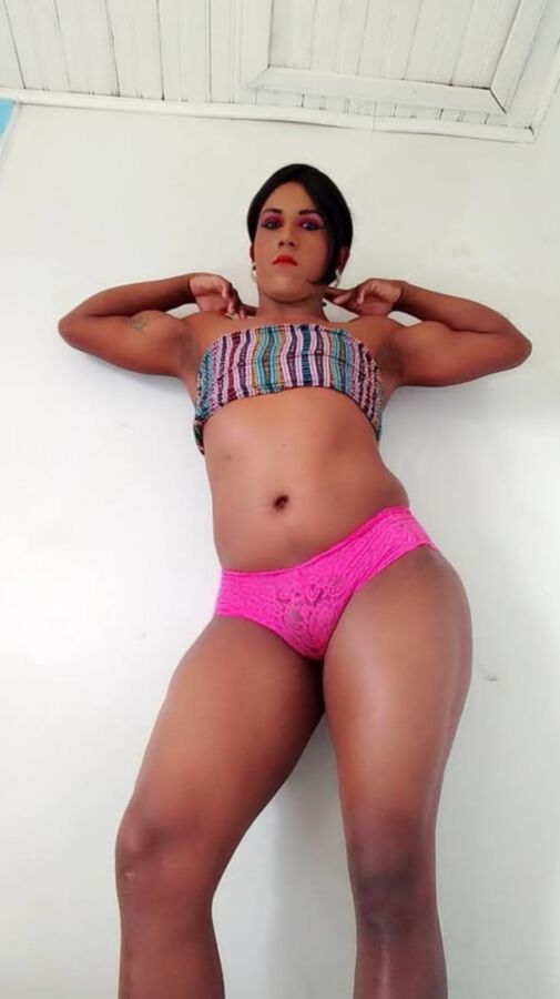 Jennifer nanda muito gostosa travequinha safadinha