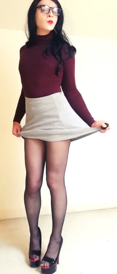 Marie Crossdresser secretary in seamless (nylon cock!!!)