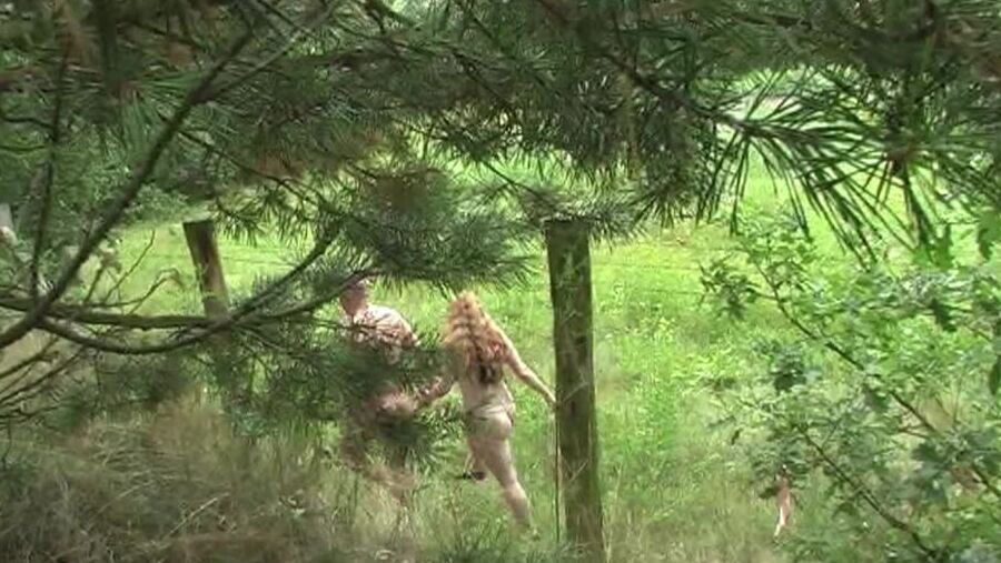 Double cumshot at hiking tour