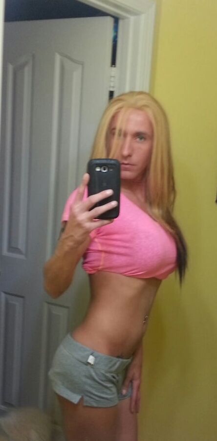 slut in the bathroom KimberlyGeorge