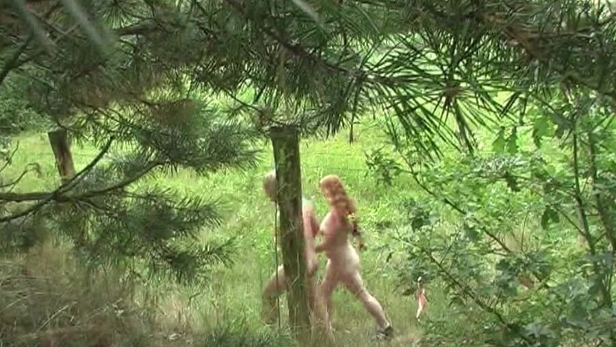 Double cumshot at hiking tour
