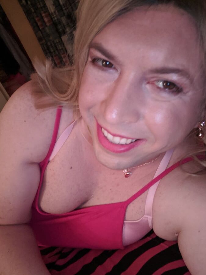 Feeling Cute, Might Suck BBC Later