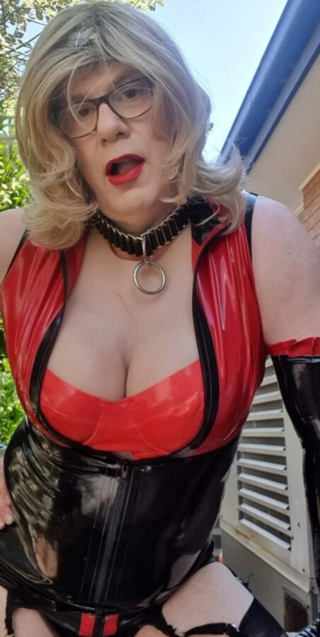 Rachel Outside in Red-Black Latex