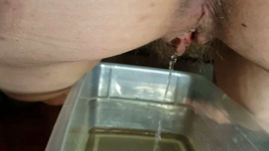 Lexi&;s Hairy Pussy Peeing