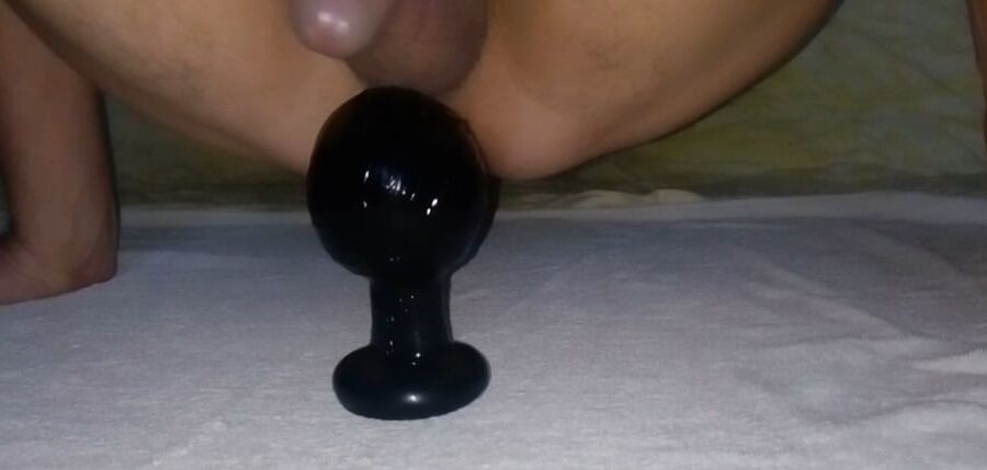My sweet ass and round plug