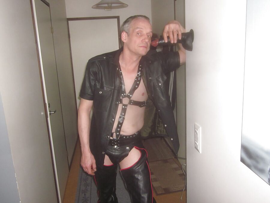 mr.mature leather