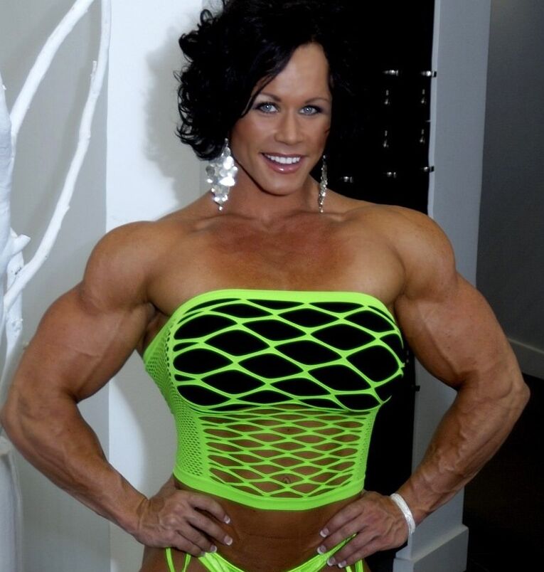 Dirty in my Bed (Female Bodybuilder)