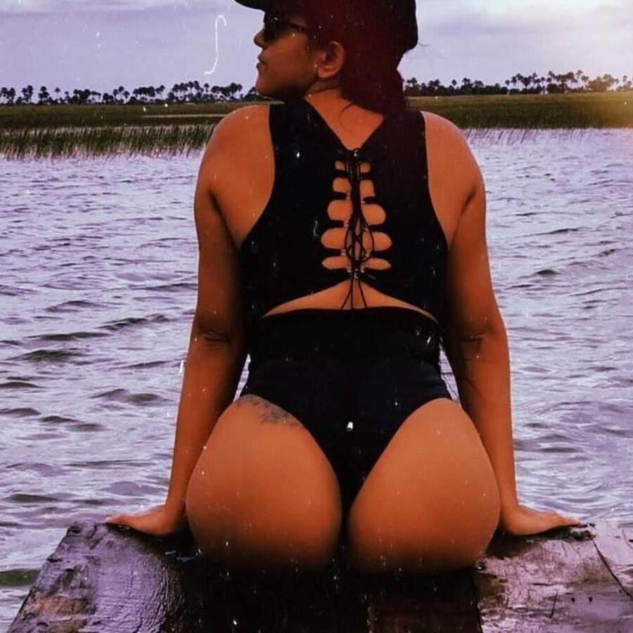 Hottest asses and chicks