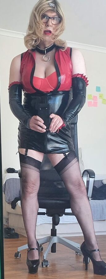 Rachel Outside in Red-Black Latex