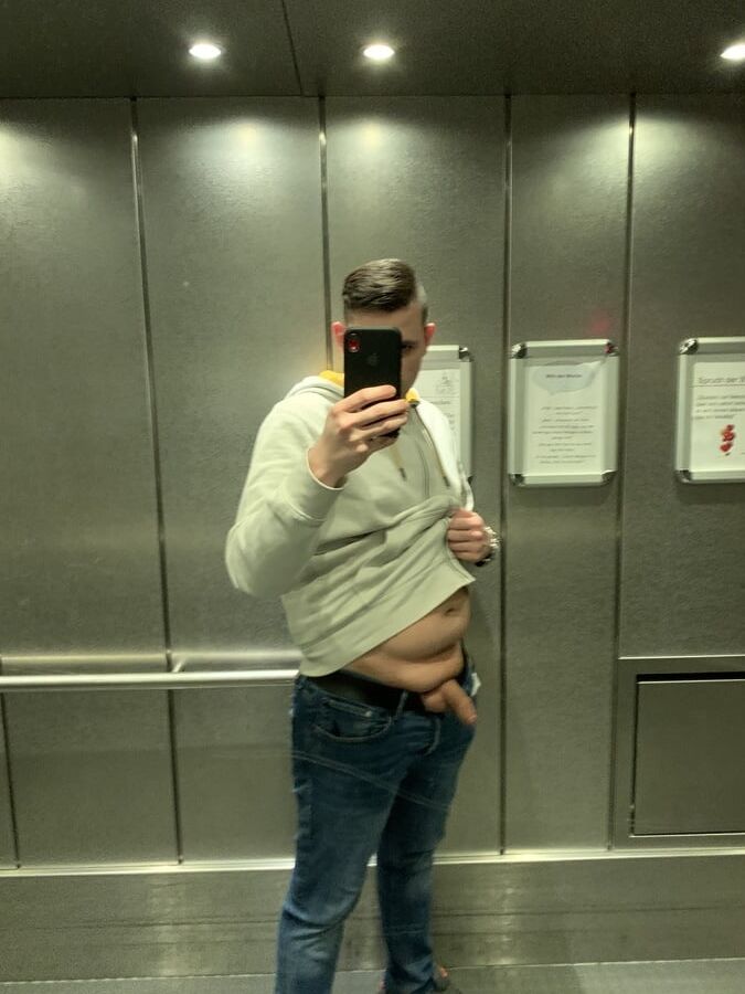 German Twink shows penis photos and feet