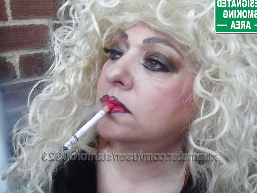 SMOKING OUTSIDE PT