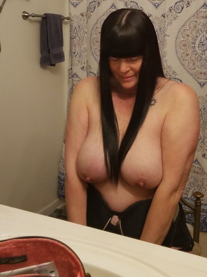 Peek at me getting ready