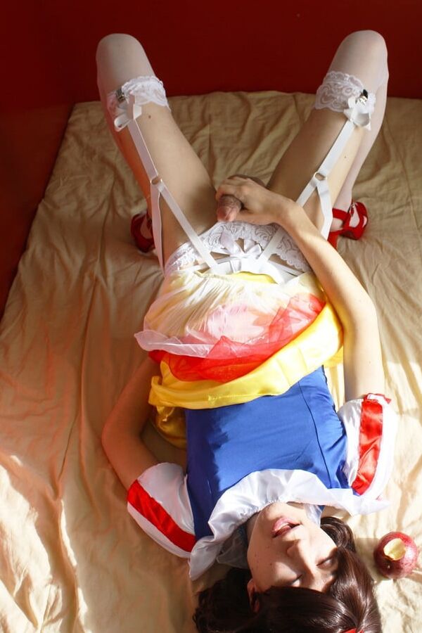 Crossdress cosplay Snow White and the horny poisoned apple