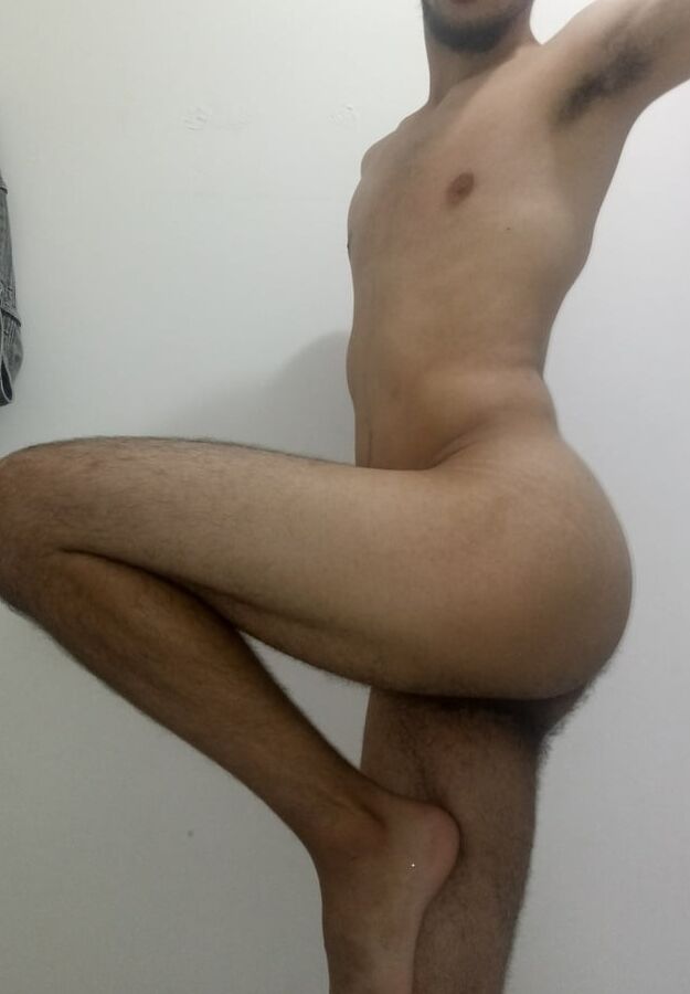 Nude v