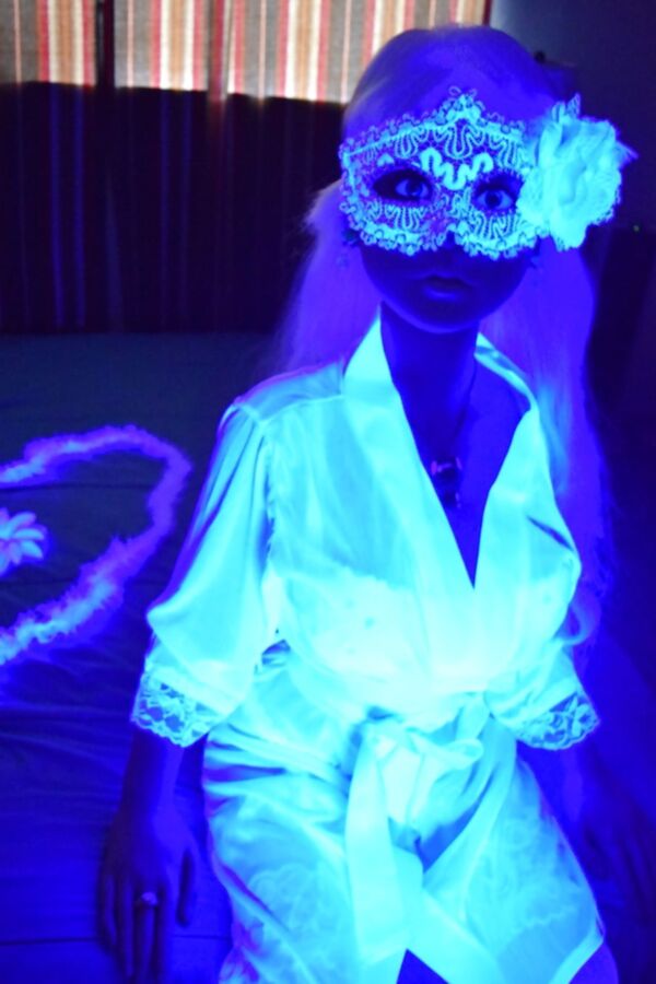 Nina&;s blacklight