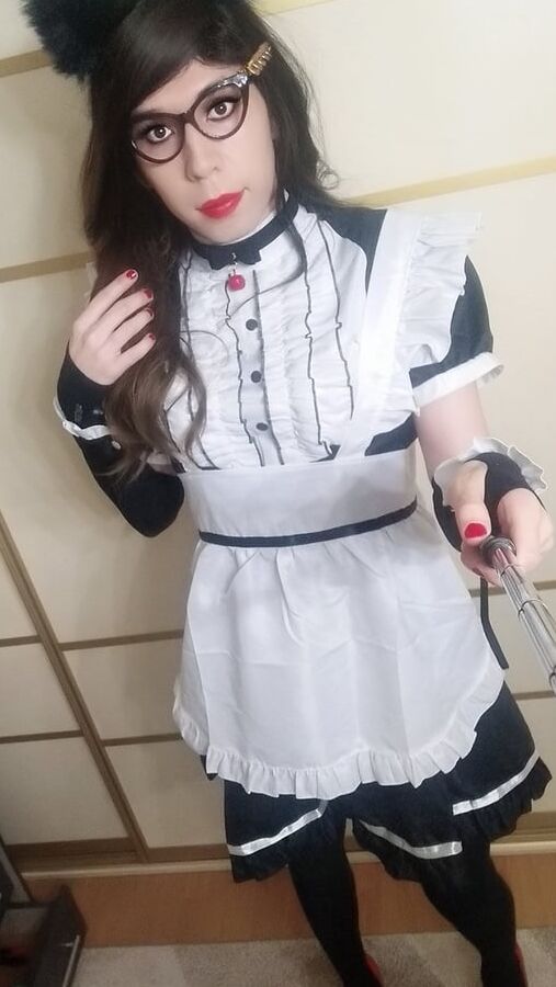 Guzel sissy maid