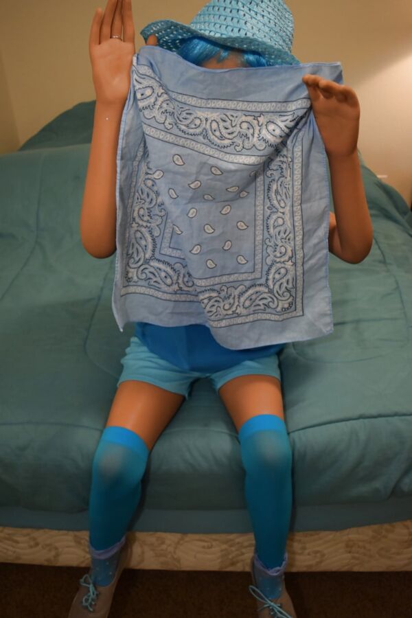 Nina&;s blue hat