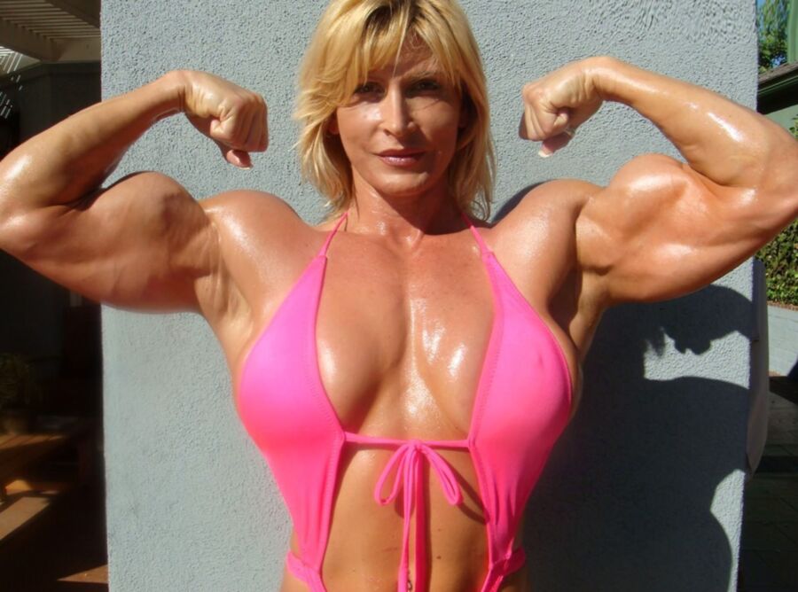 Dirty in my Bed (Female Bodybuilder)